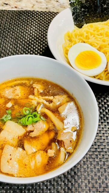 Japanese Dipping Ramen -魚介つけ麺-
Comment “links” to get the ingredients!
Ingredients:
- Ramen Noodles
- Thinly Sliced Pork Belly
- Shimeji Mushrooms
- Green Onions
- eggs
- Roasted Nori Seaweed Sheet
- Roasted Sesame Oil
- Garlic Powder
- Konbu Dashi Broth
- Chicken Base Paste
- Dashi Powder
- Sugar
- Soy Sauce
- Oyster Sauce
You can purchase “Dashi Powder” from “Shop🛒” in my Story Highlight😊
More Details &
Recipes, Cooking Tips, Cooking Videos
⇩⇩⇩
EATwithOHASHI.com
(Website link in bio @EATwithOHASHI_official )
#ramen
#dippingnoodle
#dippingramen
#tsukemen
#つけ麺
#魚介つけ麺
#japanesenoodle
#ラーメン
#ramenbrothrecipe
#家ラーメン
#飯テロ
#comfortfood
#authenticjapanese
#japanesesoulfood
#madefromscratch
#japanesefood
#recipe
#japanesecooking
#おうちご飯
#homemadefood
#organicingredients
#cooking
#foodie
#foodporn
#food
#foodstagram
#foodphotography
#healthyfood
#love
#eatwithohashi